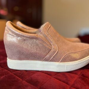 Ladies Wanted Pink Shoes